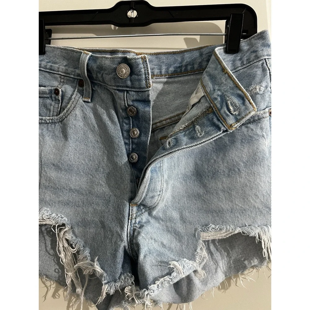 Levis 501 Denim Shorts Womens Waist 29 Denim Distressed Button Fly Light Wash